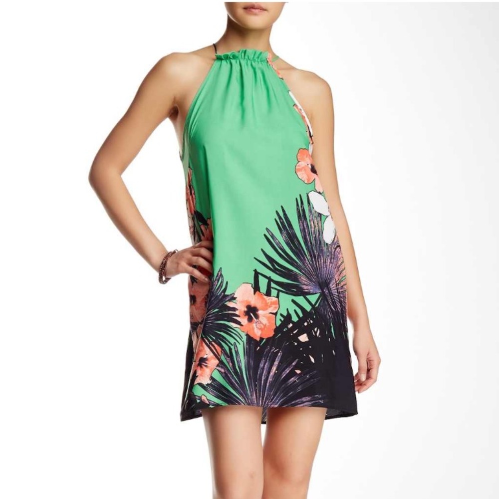 Short dress